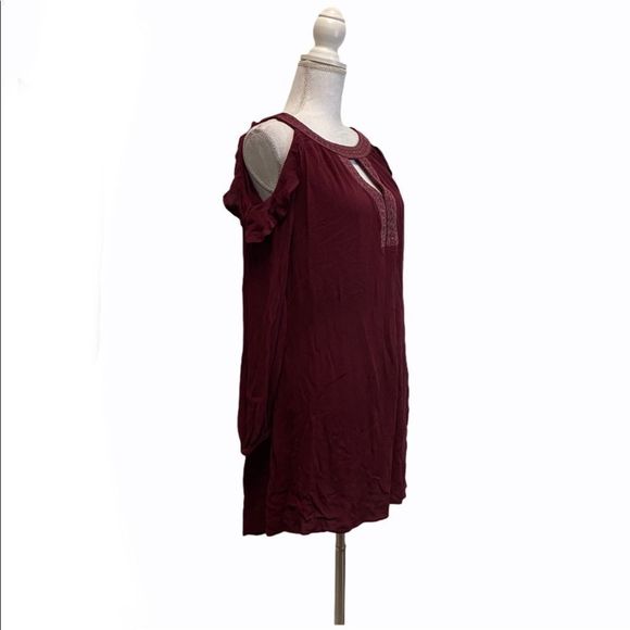 Knox Rose Medium Maroon Cold Shoulder High Low - Picture 3 of 6
